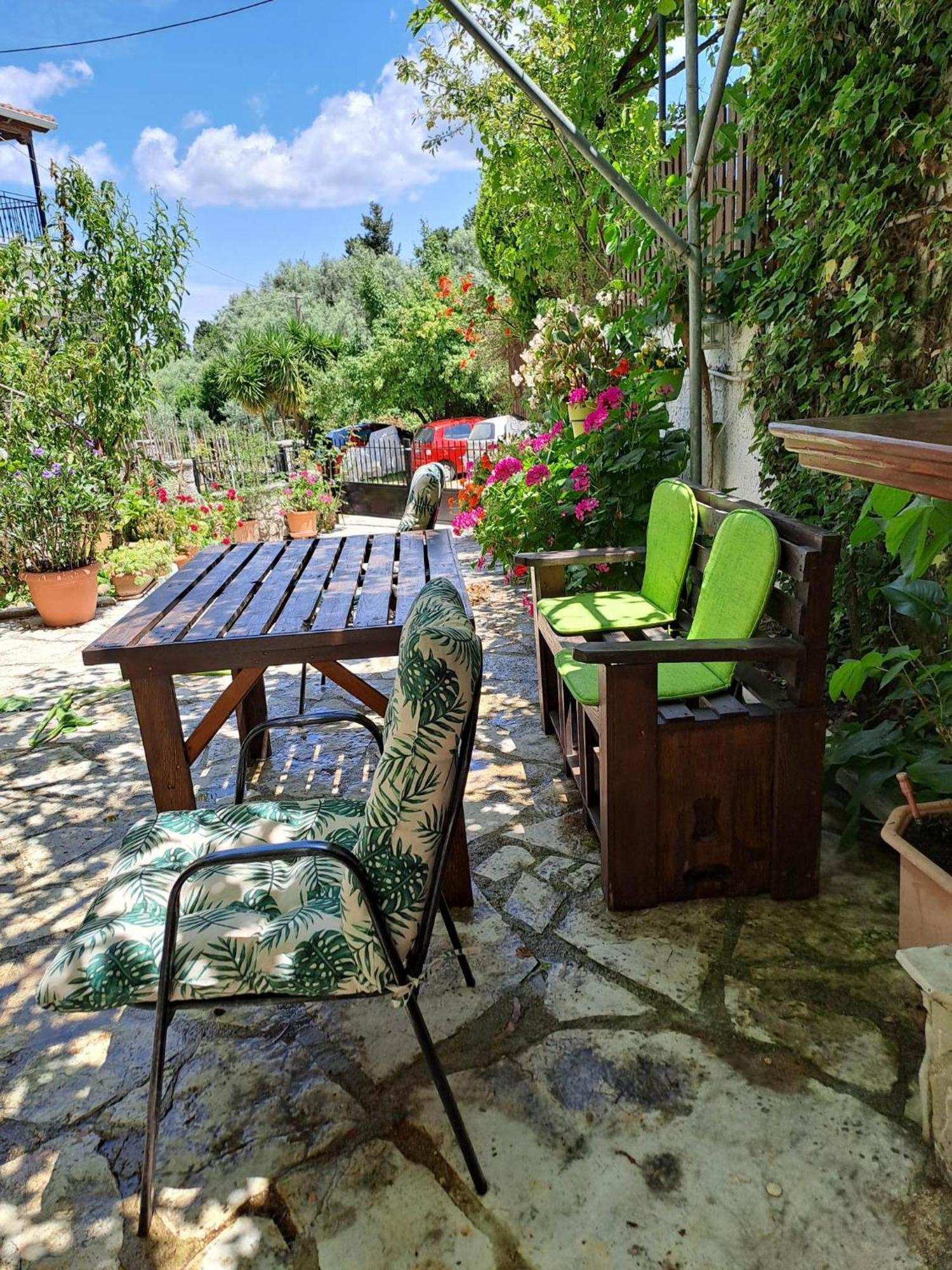 Lefkada Nikiana Two Bedroom Apartment Luaran gambar