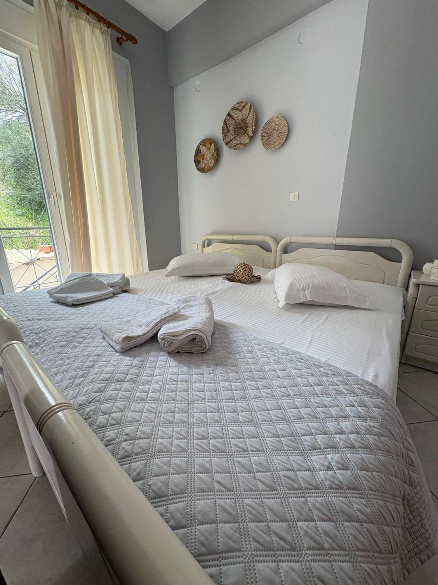 Lefkada Nikiana Two Bedroom Apartment Luaran gambar